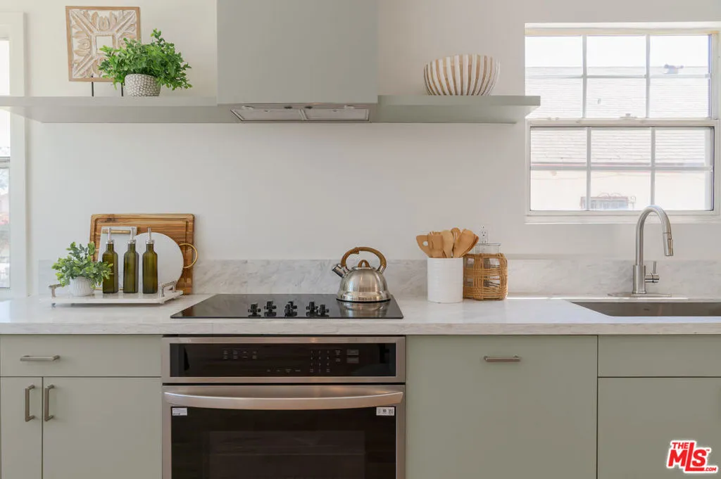 1826 W 78th Street, Los Angeles, California 90047 home-pic-17